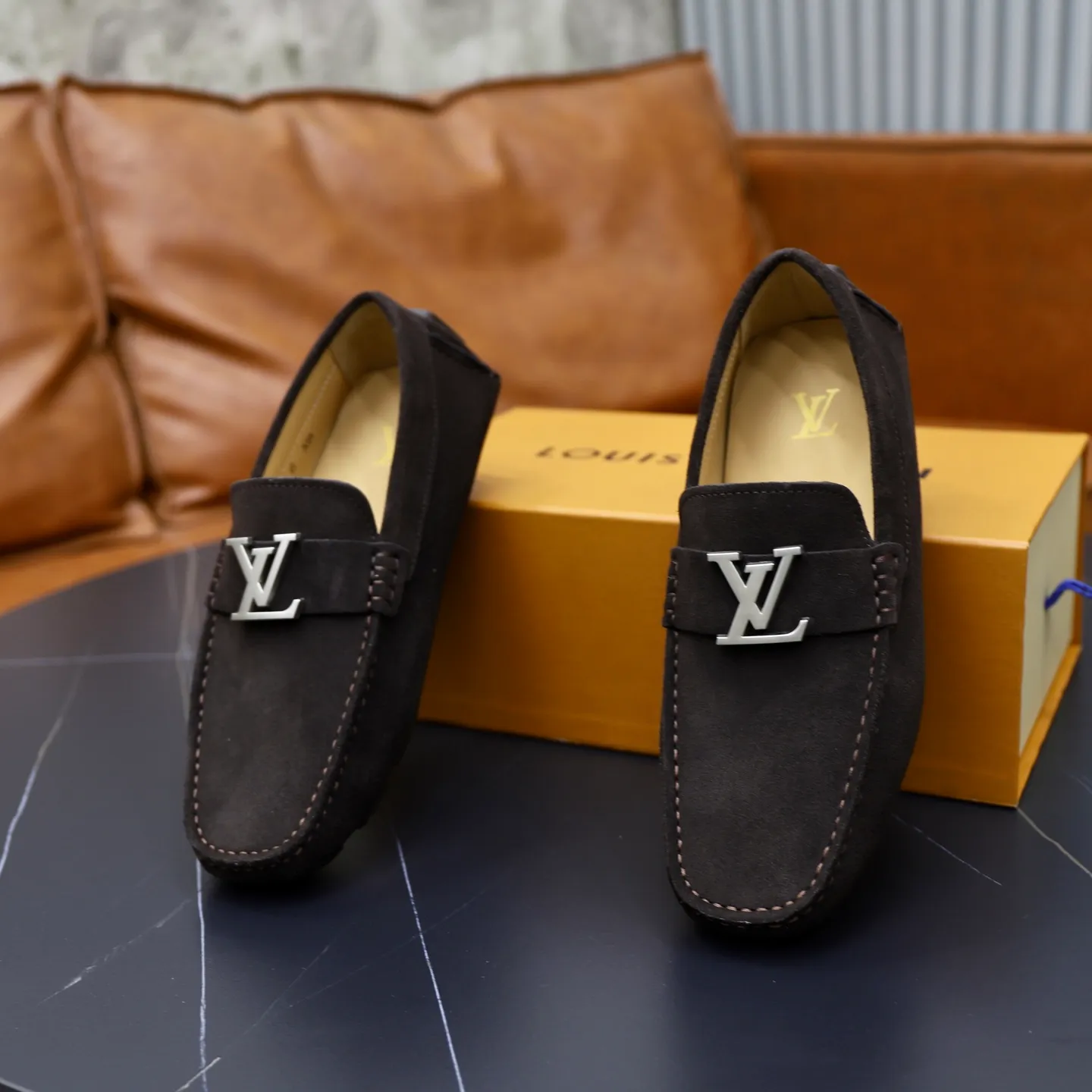 Ex-factory price: 480💰【LV】Louis Vuitton ⚠️High-end men’s driving and pedal series ⚠️38-44 (customized for 45) ⚠️All original cowhide leather! Thick and soft! Made entirely of calfskin lining! Rubber sheet anti-slip beanie sole! Three-dimensional package technology! Fashionable and classic! Handicrafts! Original high quality! Feel free to compare!